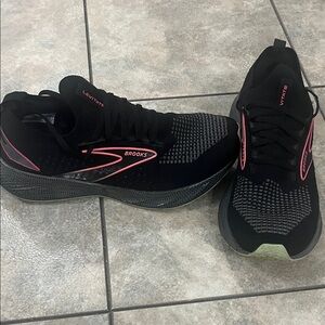 Brooks Levitate Black and Pink Athletic Sneakers